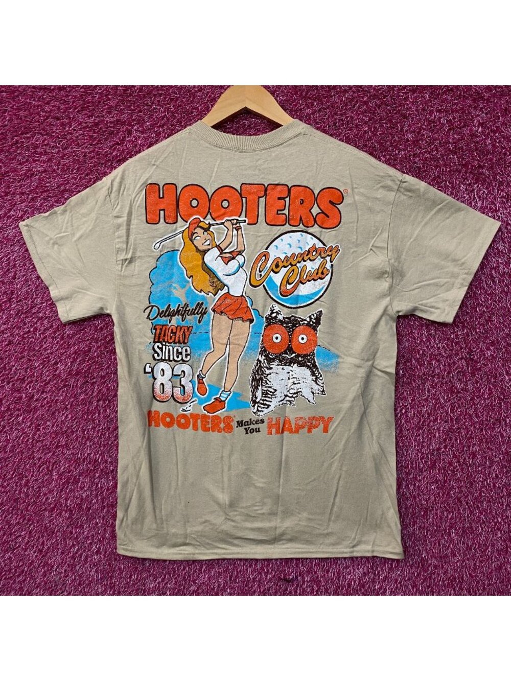 Hooters Country Club Delightfully Tacky Since 83 T-Shirt Large